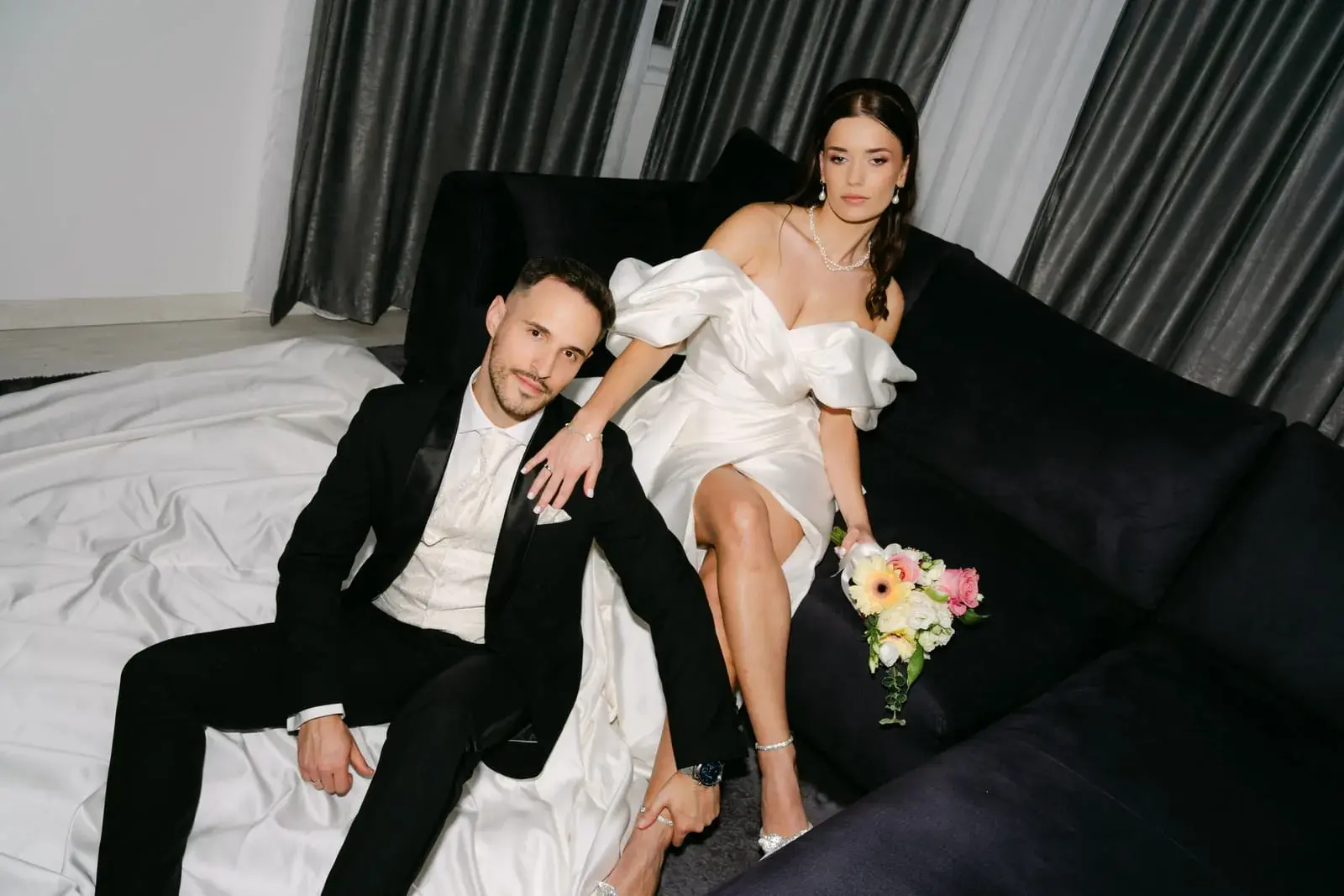 Portret mladenaca u mekom svjetlu, mirna i elegantna obrada